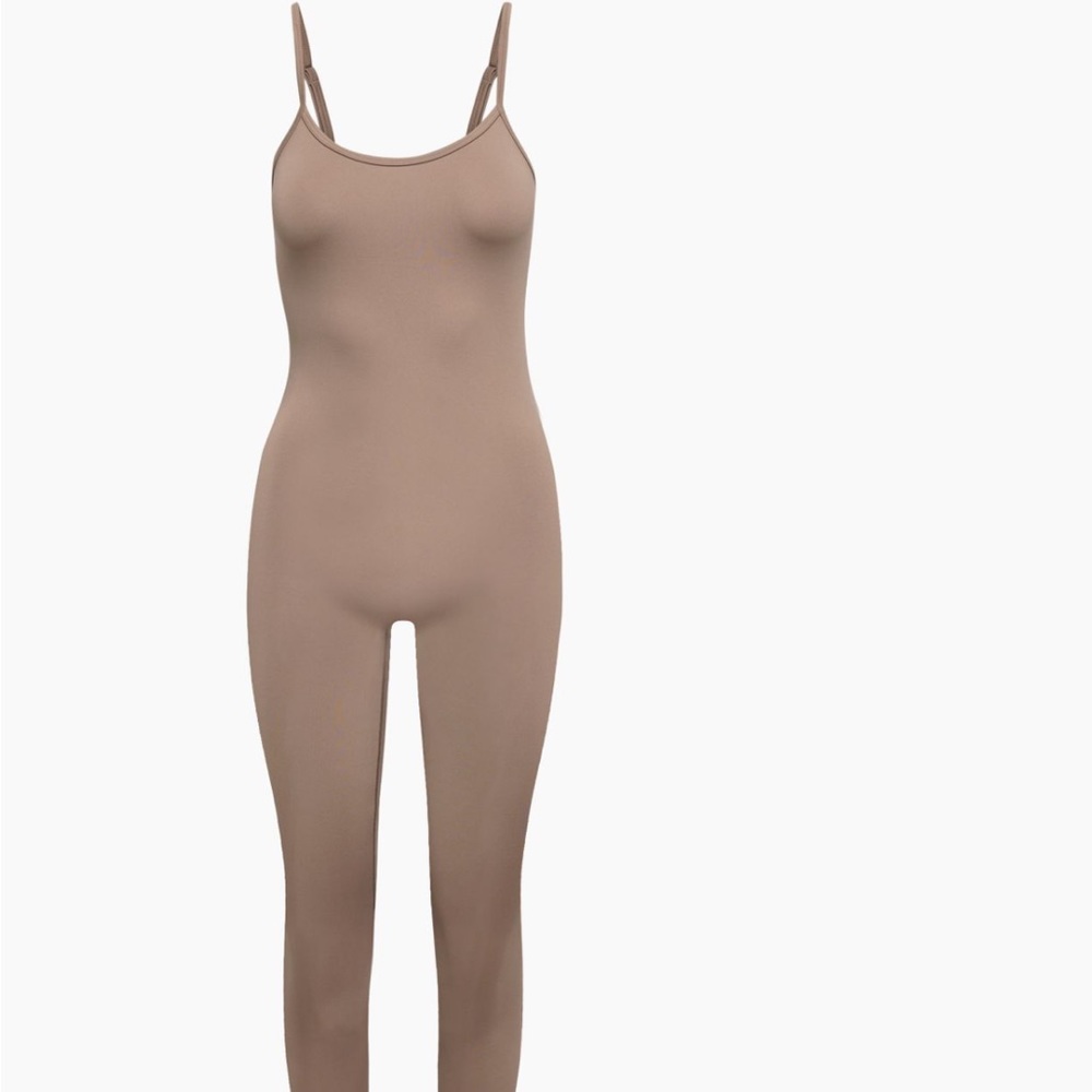 New Aritzia bodysuit